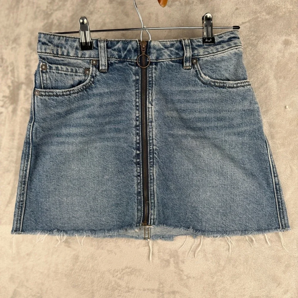 We The Free Free People Denim Mini Skirt Blue Front Zip Raw‎ Hem Size 26